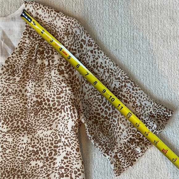 Leopard print beige quarter sleeve blouse - Picture 6 of 7